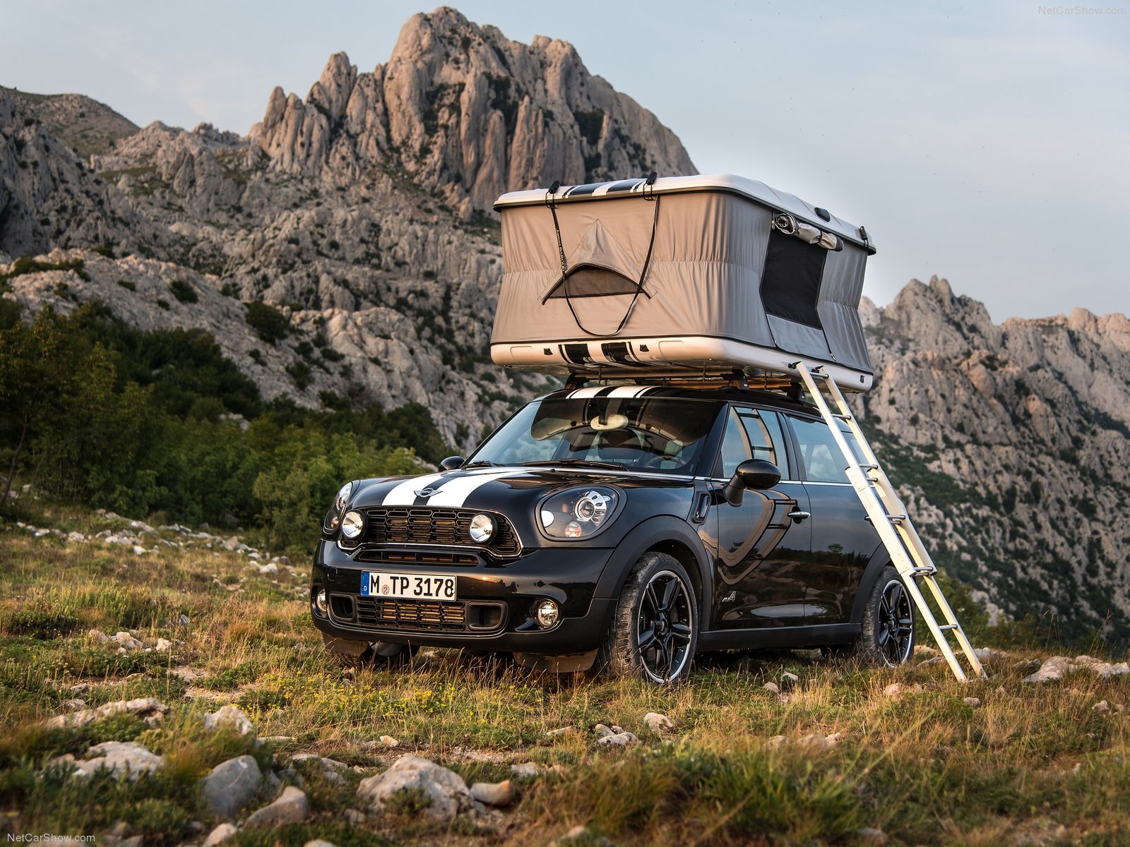 James Baroud daktent kamperen mini cooper roadtrip autovakantie