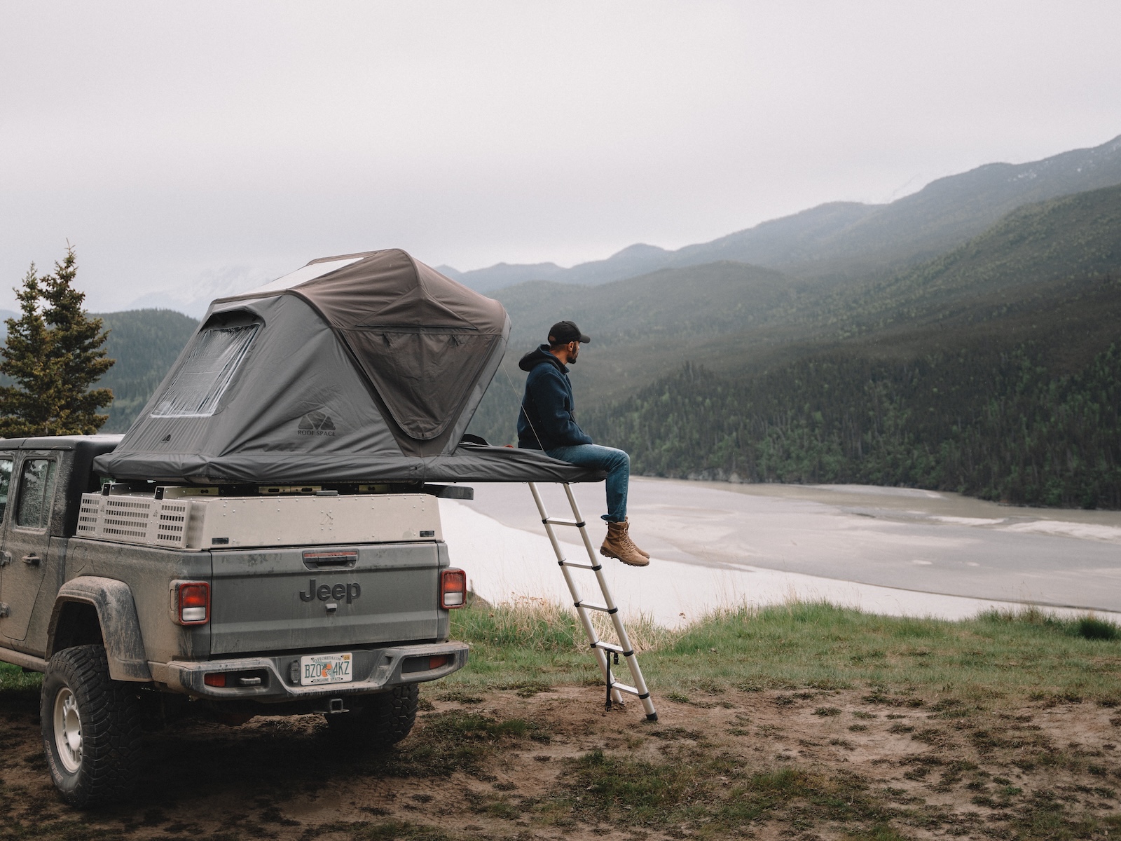 Roofspace daktent kamperen hardcover roadtrip offgrid 4x4 rooftoptent RTT